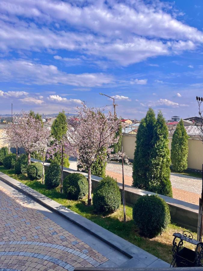 Bien hotel Jerevan Buitenkant foto