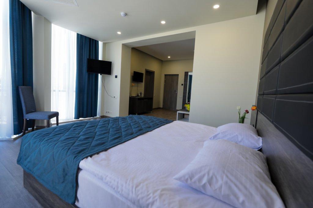 Bien hotel Jerevan Buitenkant foto