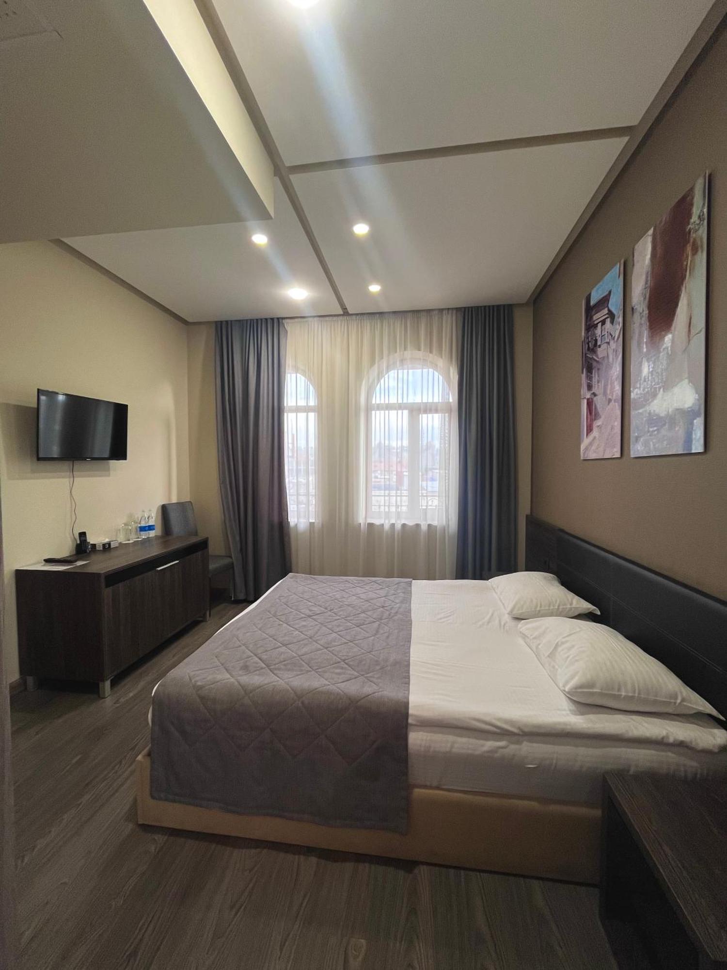 Bien hotel Jerevan Buitenkant foto