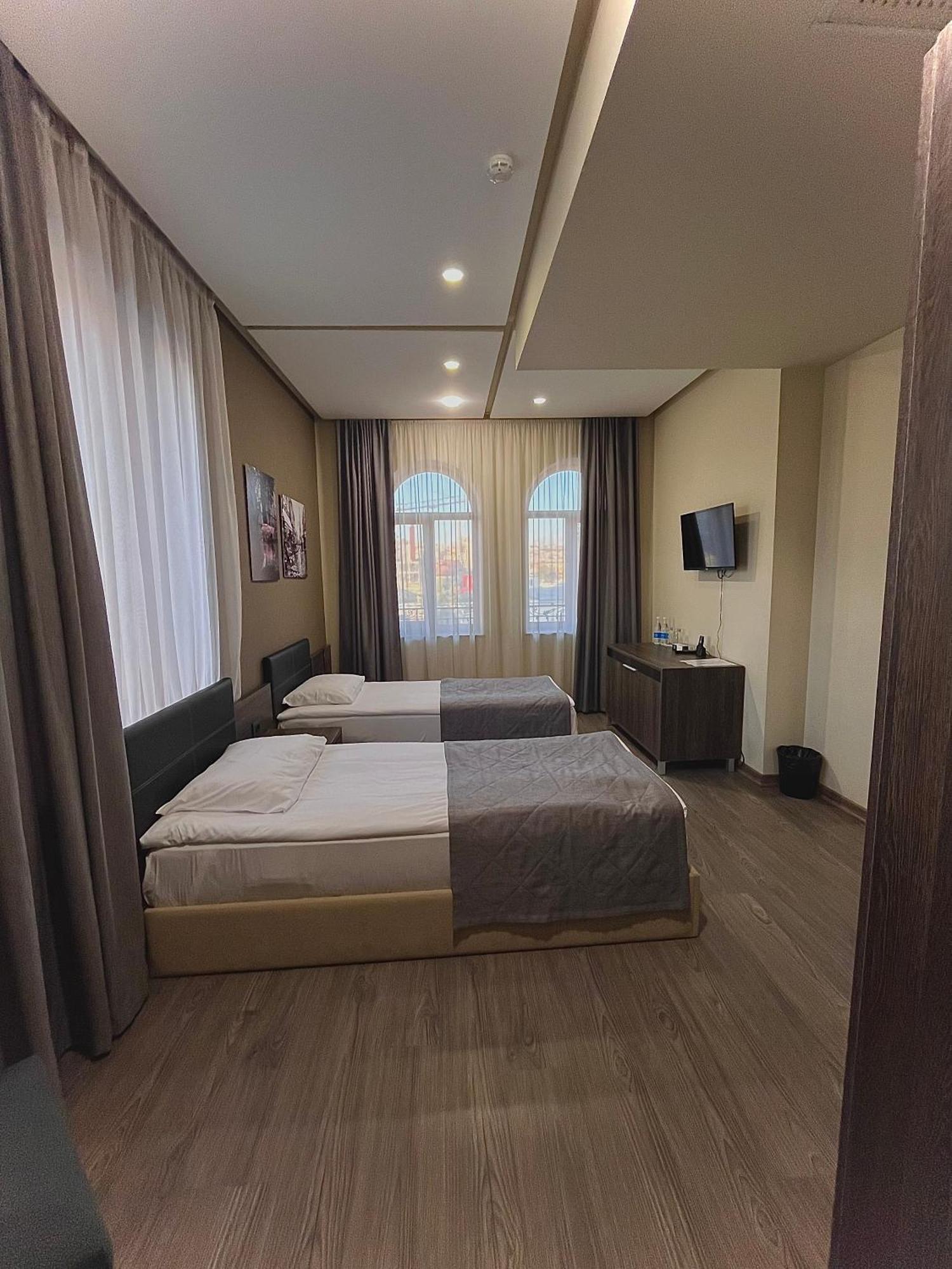 Bien hotel Jerevan Buitenkant foto
