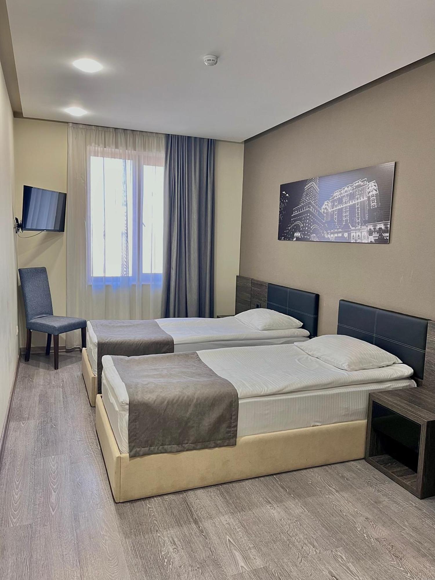 Bien hotel Jerevan Buitenkant foto