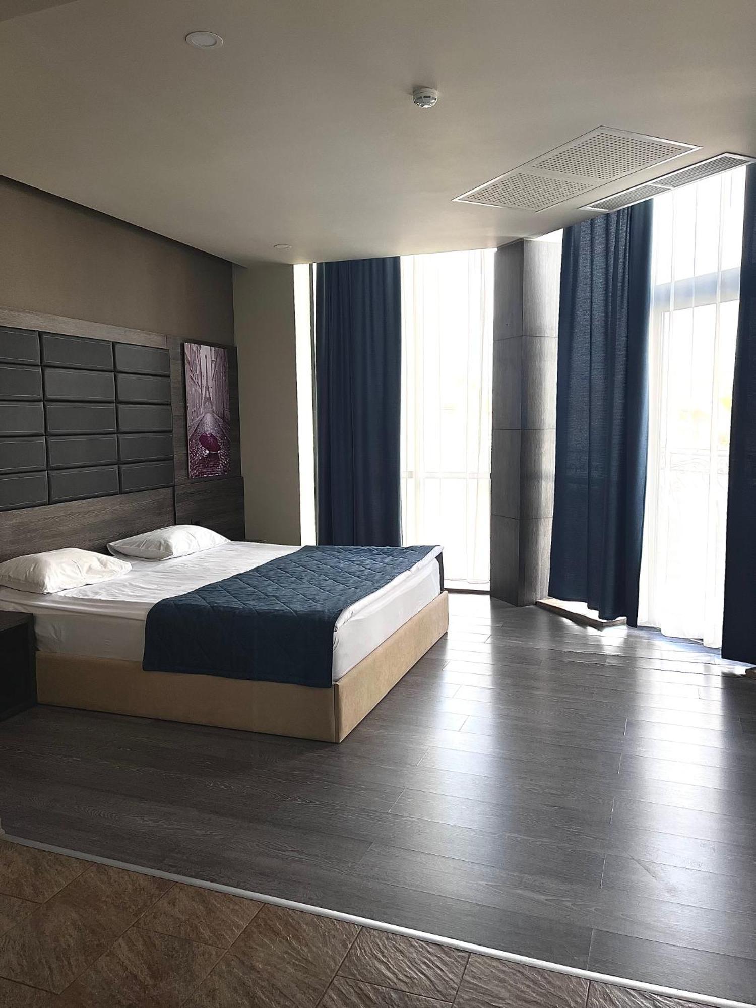 Bien hotel Jerevan Buitenkant foto