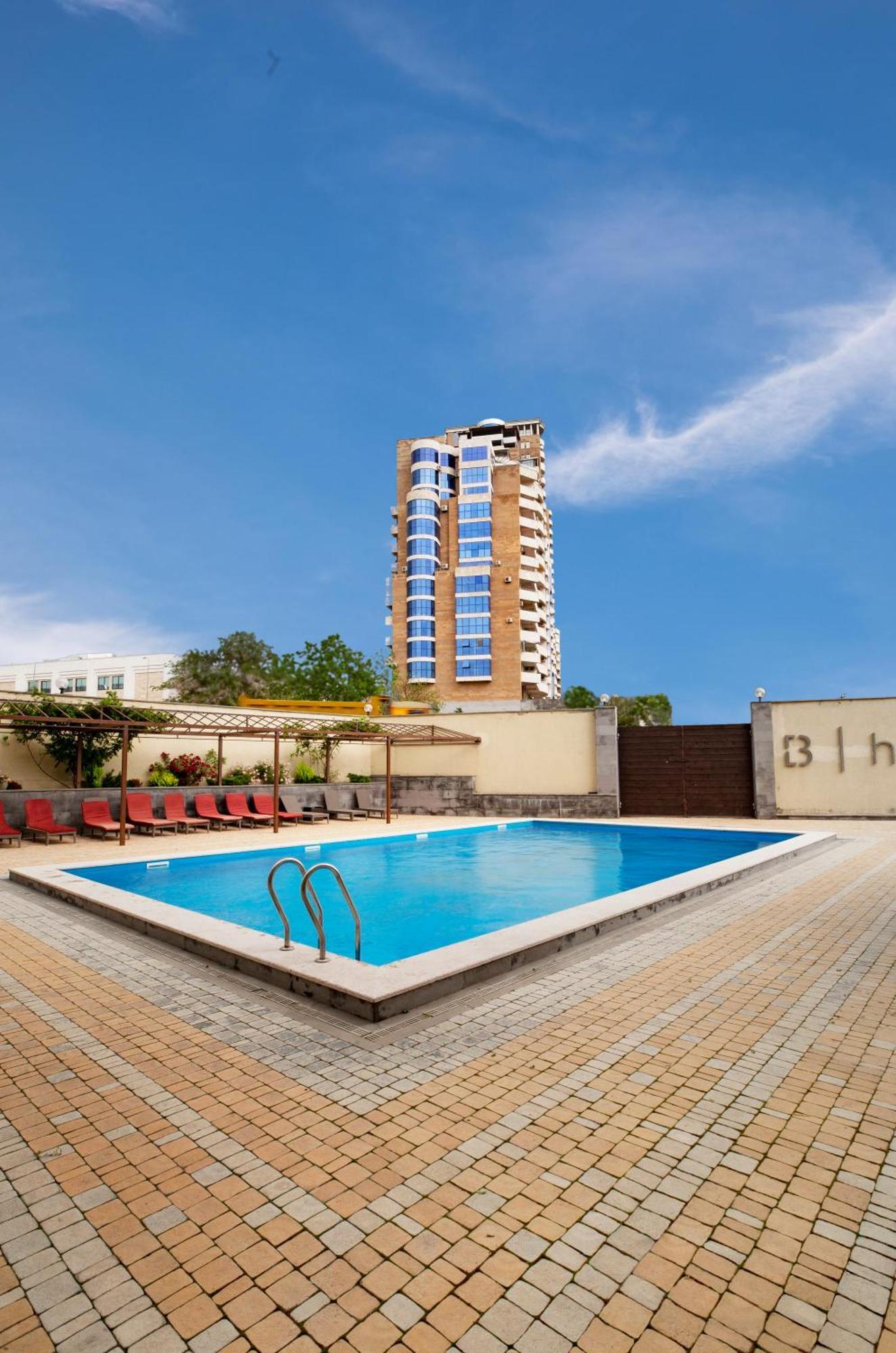 Bien hotel Jerevan Buitenkant foto