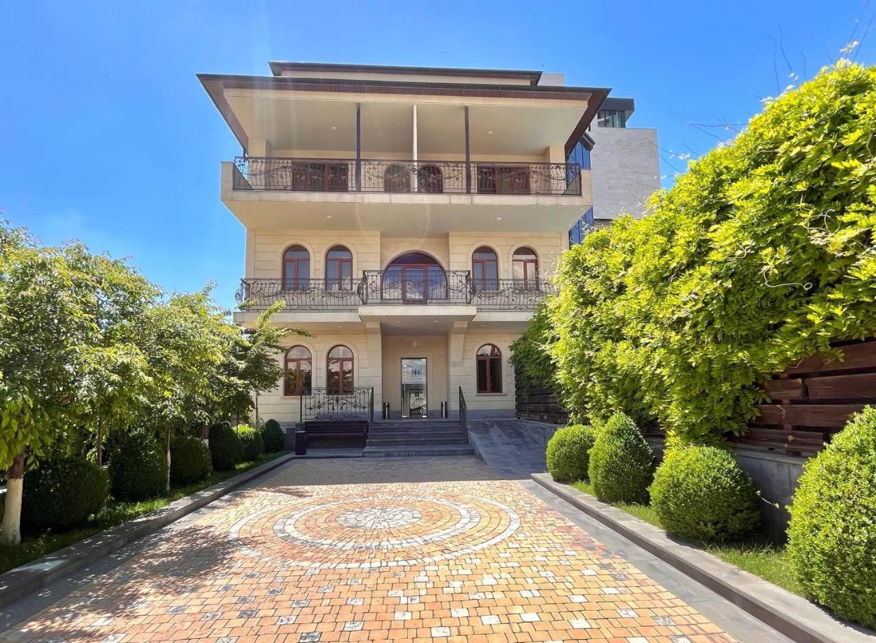 Bien hotel Jerevan Buitenkant foto