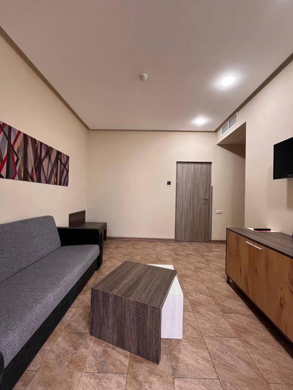 Bien hotel Jerevan Buitenkant foto