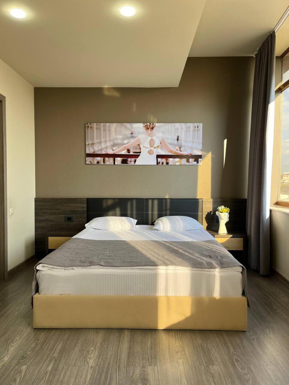 Bien hotel Jerevan Buitenkant foto