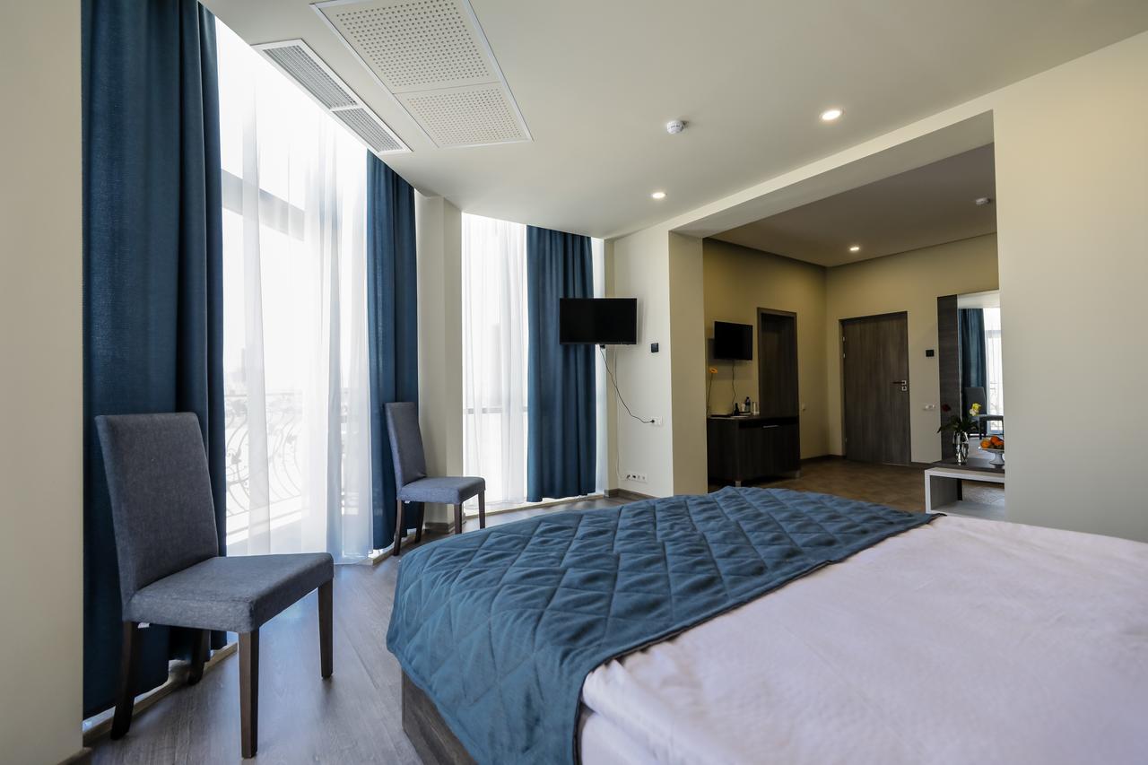 Bien hotel Jerevan Buitenkant foto