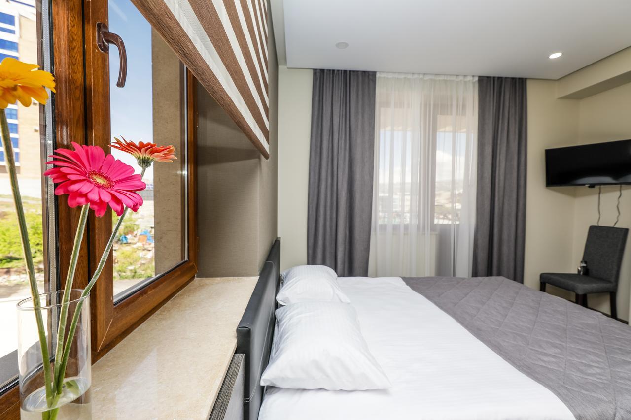 Bien hotel Jerevan Buitenkant foto